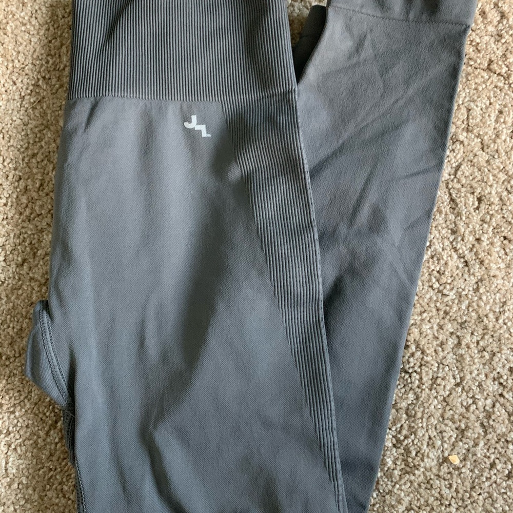 Seamless leggings